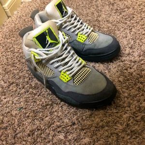 Air Jordan 4s neon